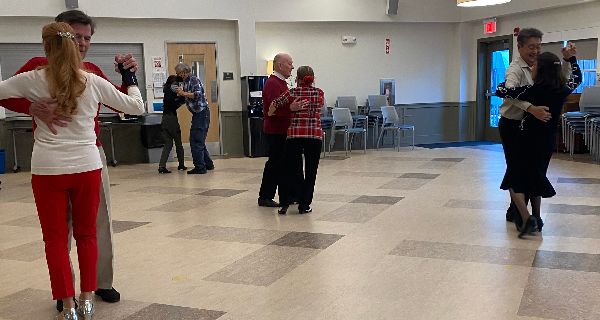 <strong>Ballroom dancers step into holiday season</strong>