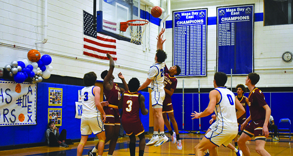 DS struggles in final regular season game