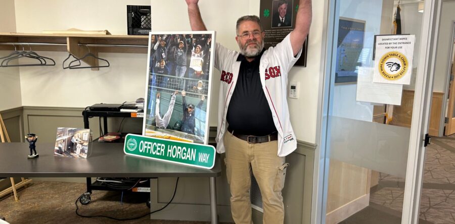 Seniors celebrate Sox with Steve Horgan