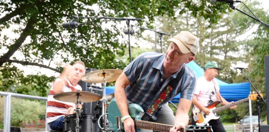 Excited crowd relives youth at Buffalo Tom