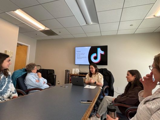 Seniors learn social media