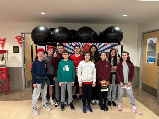 Seniors celebrates beginning of baseball season