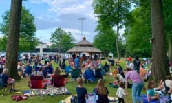 Peasley packs the park