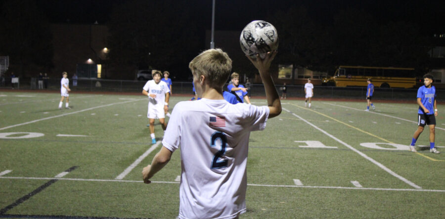 Boys’ soccer fights hard against DS
