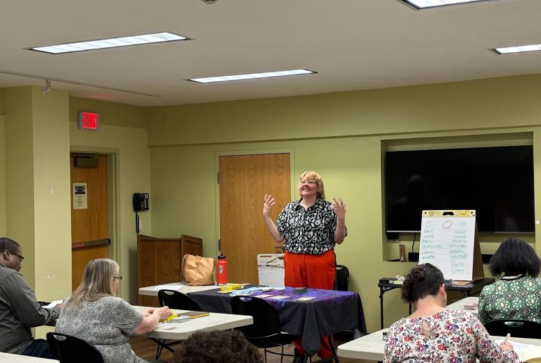 Locals learn the secrets of the tarot