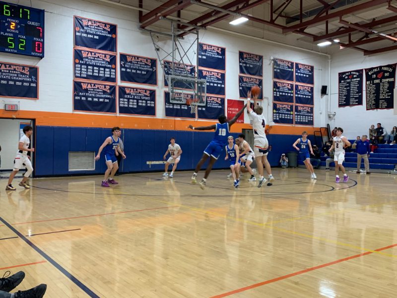 Boys basketball season begins