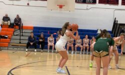 Ladytimbs have no luck with Shamrocks