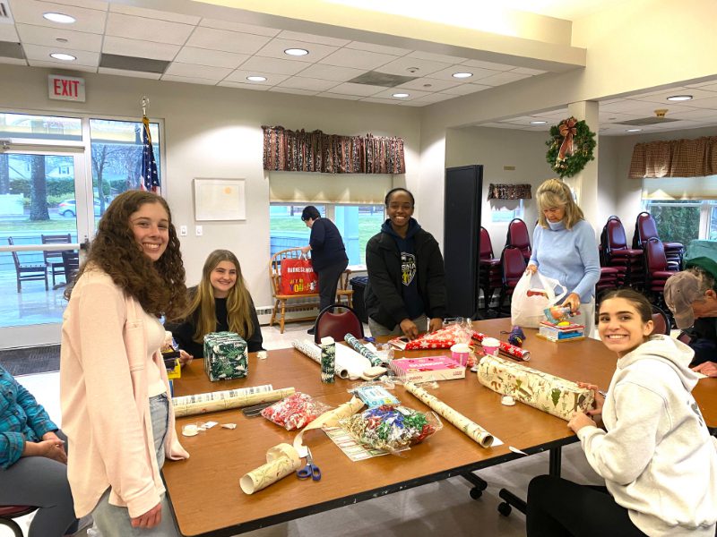 Girl Scouts help seniors this season