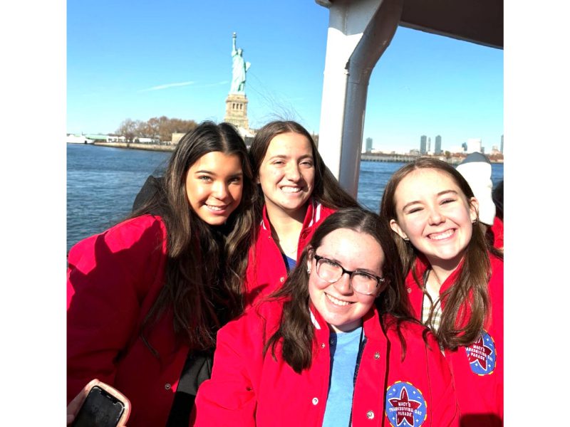 Medfield dancers shine on Thanksgiving