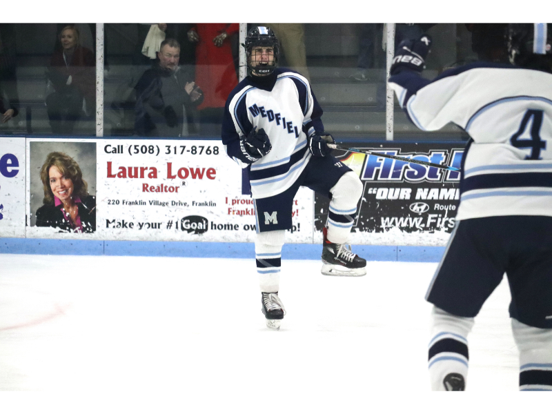 Warriors glide to dominate playoff start