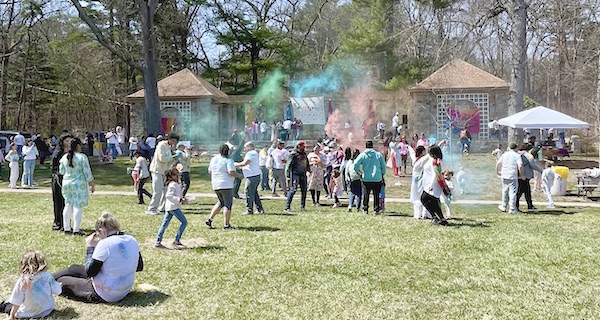 Holi Returns to Walpole