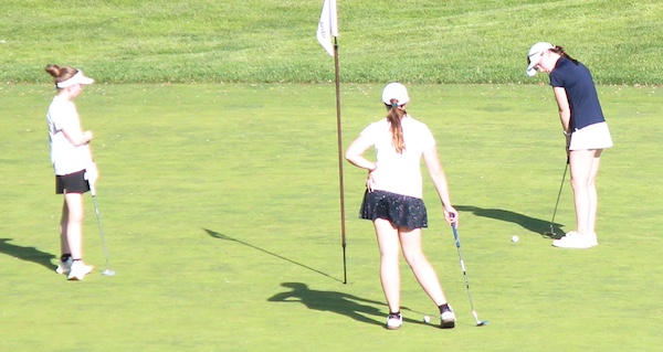 Rockets’ girls’ golf wraps up season